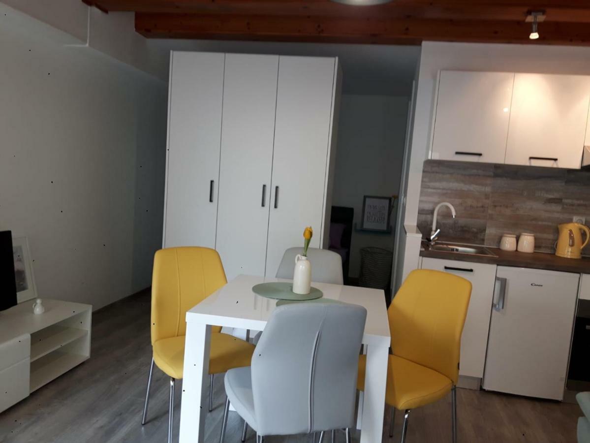 Fina M Studio Apartman Kali Exterior photo