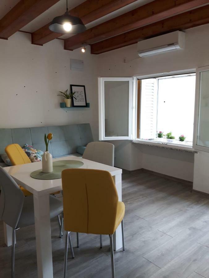 Fina M Studio Apartman Kali Exterior photo